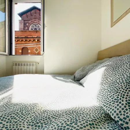 Nice Flats In The Center City Navigli District Milan