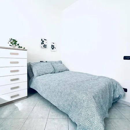 Nice Flats In The Center City Navigli District * Milan
